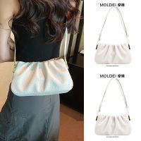 Summer high-end niche Messenger bag women 2023 new all-match white pleated cloud bag one-shoulder armpit bag 【QYUE】