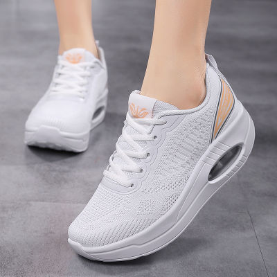NEW! RUIDENG-82257 รองเท้าผ้าใบ สีขาว รองเท้าออกกำลังกายเพื่อสุขภาพ ความสูง 5 cm. น้ำหนักเบา นุ่ม ระบายอากาศได้ดี ไซส์ 36-40 มีสินค้าพร้อมส่ง