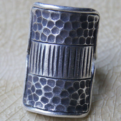 A masterpiece, worn, beautiful, valuable ring Silver Thai Karen hill tribe Size 6.5 7  7.5 8