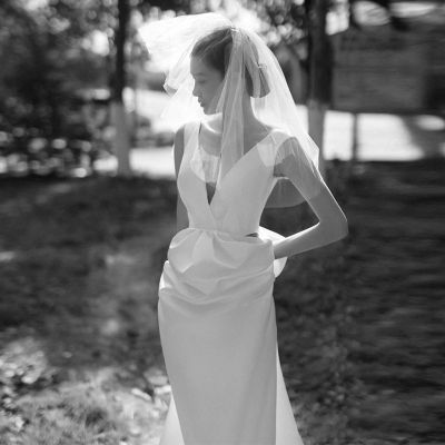 ชุดเดรสผ้าซาตินชุดแต่งงานบางเบาสไตล์ฝรั่งเศสสำหรับงานแต่งงานแบบเรียบง่าย สำหรับเจ้าสาว QH206