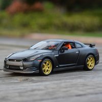 รถรถสปอร์ตหล่อแบบคงที่ Maisto 1:24 Nissan 2009 GT-R โมเดลรถของเล่นสะสม