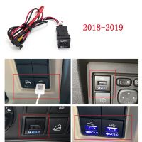 ที่ชาร์จรถชาร์จไฟแบบเร็วสอง QC3.0 USB ช่องระหว่างที่ชาร์จในรถแบบเร็วสำหรับ Toyota Prado 18-19