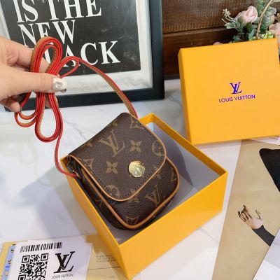 【การบรรจุกล่องของขวัญ】 Ladies Fashion Messenger Bag Mini Shoulder Bag Coin Purse