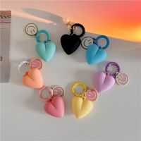 Cute Peach Heart Keychains with Cartoon Smile Face Charms Girl Kawaii Metal Key Chains Women Bag Decoration Couple Gift