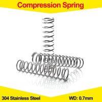 304 Stainless Steel Compressed Spring Cylindroid Helical Coil Extension Springs Wire Diameter 0.7mm