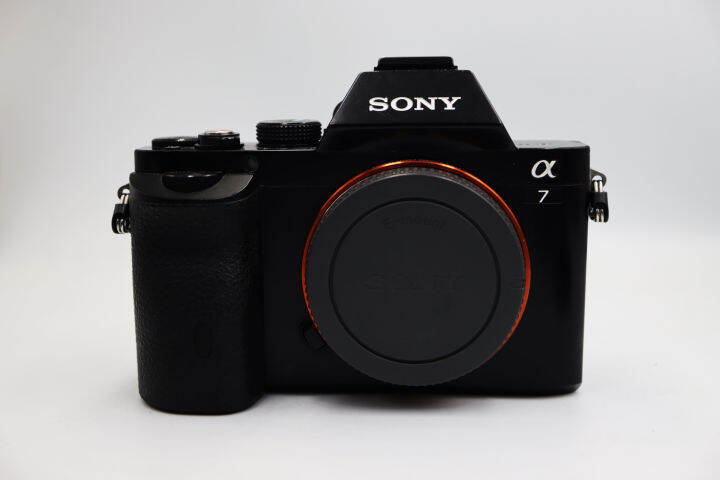 SONY A7 นั้นถูกออกแบบให้มีความแข็งแรงทนทานเป็นพิเศษด้วยโครงสร้างแมกนีเซ ...