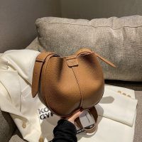 High-end bags for women 2023 new fashion niche simple fashion wide shoulder strap bucket bag versatile single shoulder crossbody bag 【JYUE】