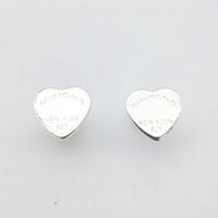 Ladies S925 sterling silver classic heart-shaped silver earrings studs jewelry lovers sweet romantic holiday anniversary gift