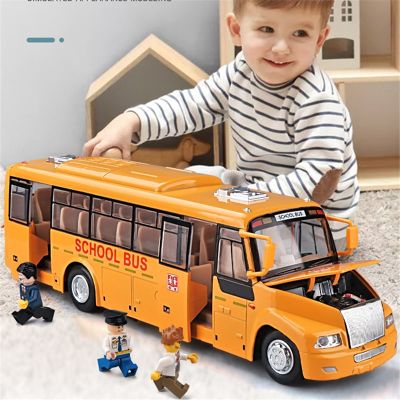 1/32 Alloy America School Bus Model Diecasts Metal Toy Student Bus Car Vehicles Model Simulation Sound And Light Boy Kids Gifts