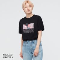 DSF Studio Uniqlo เสื้อยืดแขนสั้น พิมพ์ลาย Yoasobi สําหรับผู้หญิง 440892