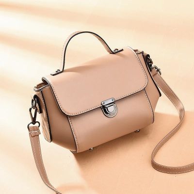Female small bag in the summer of 2021 the new oblique satchel mini simple pure color restoring ancient ways small bread one shoulder inclined shoulder bag