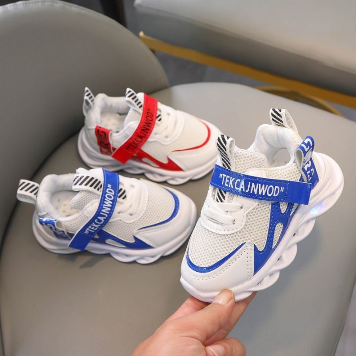 รองเท้ามีไฟ-led-สำหรับเด็ก-รองเท้ากีฬาแบบลำลองรองเท้าตาข่ายระบายอากาศรองเท้าถักตัวอักษรสำหรับเด็กอายุ1-6ปี