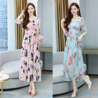 In the spring of 2022 the new chiffon close temperament show thin waist long posed print dress with long sleeves 2022