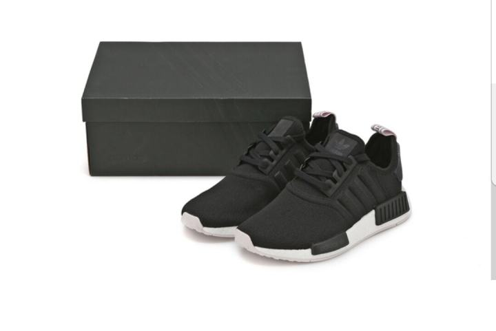 ส่วนลดโปรโมชั่น-adidas-clover-nmd-r1-รองเท้าผ้าใบผู้ชายและผู้หญิง-รองเท้าลำลอง-รองเท้าวิ่ง