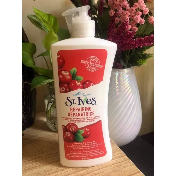 St. Ives REPAIRING CRANBERRY & GRAPESEED OIL BODY LOTION 600ml