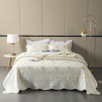 ชุดผ้าคลุมเตียงปักลายบนผืนผ้า (เซ็ท 3 ชิ้น) Heavy Embroidery Cotton  Bedspread Quilt Set 3PCS