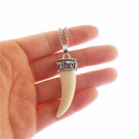 Julie Wang Resin Artificial Wolf Tooth Spike Pendant Necklace For Men Women Punk Style Jewelry Alloy Chain Amulet Charms