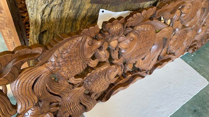 ปลาทอง-9-ตัว-ขนาด-180x45-ซม-wooden-hand-carved-golden-fish-ทำจากไม้สักแกะสลัก-แผ่นไม้สัก-ไม้หนา-4-ซม-ไม้สักฉลุ-ปลาทองแกะสลัก-เสริมมงคล