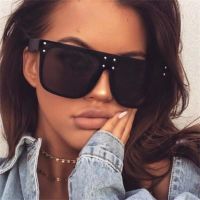 New Flat Top Sun Glasses Oversized Goggles Mens Square Sunglasses Women Fashion Famous Brand Rivet Black Eyewear Gafas de sol