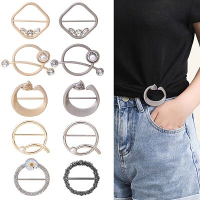 1Pc T-shirt Hem Knotted Brooch Ring Pearl Waist Metal Corner Knotted Clasp Silk Scarf Buckle Brooch Shawl Ring Clip Scarves Pin