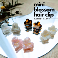 (NEW) MINI BLOSSOM HAIR CLIP กิ๊บติดอะคริลิครูปทรงดอกไม้ รูปทรงหัวใจ ปั๊มโลโก้แบรนด์ มีลายหินอ่อนในตัวน่ารักมากกก