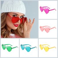 Y2k Unisex Transparent Heart Sunglasses For Women Heart Shaped Sunglasses Bulk Fun Sunglasses For Party Favor Travel Sunglasses