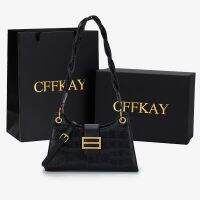 กระเป๋าสะพายไหล่ Crossbody แฟชั่นของผู้หญิงใหม่ CFFKAY