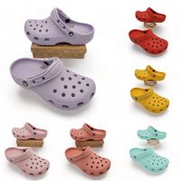 รองเท้าลำลองเเบบผู้ใหญ่ Crocs Classic Clog