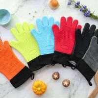 Exased And Cotton Thickened Silicone BBQ Gloves Insulation Five Finger Gloves Kitchen Baking Heat-resistant Microwave Gloves