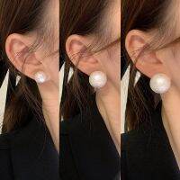 [COD] and winter new acrylic pearl earrings retro wild silver needle French high-end temperament wholesale