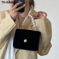 French pearl bag restoring ancient ways female temperament of suede chain of new fund of 2021 autumn inclined shoulder bag clamshell mobile small package