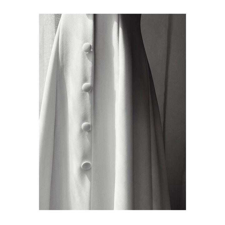 ชุดเดรสคอวีสีขาวขนาดเล็กหมั้นสไตล์ฝรั่งเศสชุดกระโปรงยาว-ff291