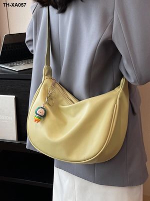 This years popular explosive bag 2023 new womens high-end foreign style all-match messenger one-shoulder dumpling