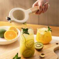 Citrus Juicer Strong Metal ด้ามไม้ออกแบบตามหลักสรีรศาสตร์ Food Grade Coating Hand Juicer