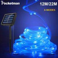 [Ricky Lighting] Pocketman 22M เชือกไฟพลังงานแสงอาทิตย์200LED 8โหมด/72.2ft 100LED/39.4ft ไฟสายไฟพลังงาน50LED/23ft ตกแต่งสวนกลางแจ้งกันน้ำไฟประดับต้นคริสต์มาสงานแต่งงานต้นไม้คริสต์มาส (สีฟ้า)