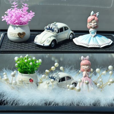 The car accessories creative furnishing articles of automotive supplies car perfume high-grade adornment female cute car the car