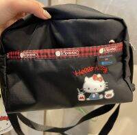 LeSportsac กระเป๋าสะพายข้างแบบลำลองกระเป๋าความจุขนาดใหญ่ยอดนิยมแมทช์ลุคง่ายกระเป๋าสะพายไหล่น้ำหนักเบาสำหรับผู้หญิง2434สีดำแมวคิตตี้