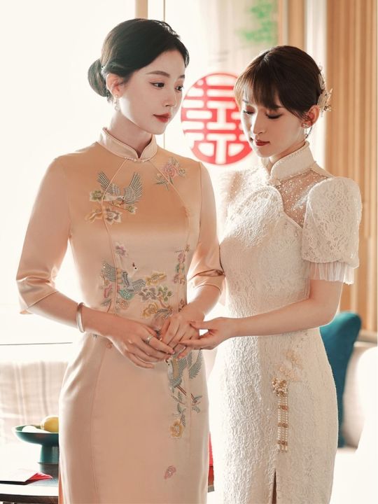 13 mẫu váy mặc đi đám cưới cho nàng đơn giản mà sang trọng