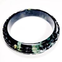 (J51) กำไลหยก แกะสลัก พม่าแท้ Jadeite Type A  Size 59 mm. หยกแท้ 100% งานแกะสวยปราณีต งดงาม