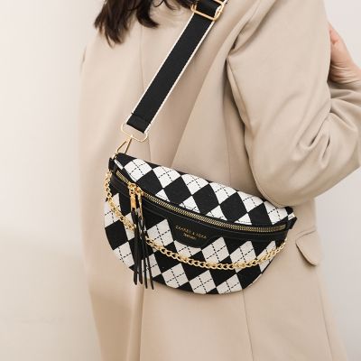 Han edition fashion handbags women 2021 new tide ling chest madame printed package small western style one shoulder canvas bag