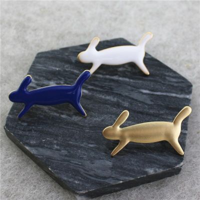 2022 New Simple Fashion Cute Rabbit Animal Metal Brooch Pin Badge For Women Party Coat Hat Scarf Decoration Accessories Jewelry Headbands