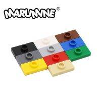 1X2แผ่น Marumine พร้อมลูกบิด1อัน300ชิ้นชิ้นส่วนอิฐแบบจำลองชิ้นส่วนก่อสร้างฐานชิ้นส่วนบล็อคสร้างสรรค์3794ที่เข้ากันได้