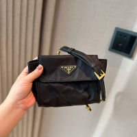 กระเป๋า Prada ยุคกลางสไตล์วินเทจ,กระเป๋าแฟชั่นกระเป๋าโซ่ใส่กล่องของขวัญ Bag16 * 15ซม.