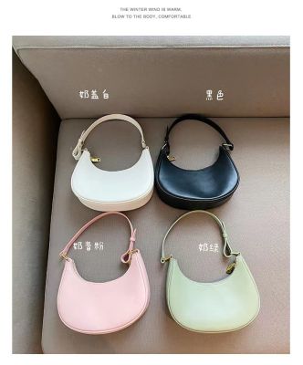 High sense of alar female new niche half package design handbags trendy spring/summer 2022 crescent bag handbag