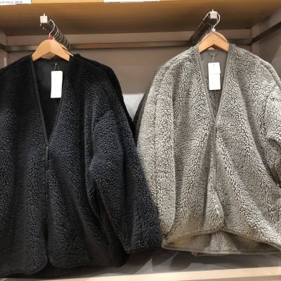 UNIQLO เสื้อแจ็คเก็ตคาร์ดิแกนแขนยาวผ้าฟลีซขนแกะเลียนแบบของผู้หญิงห้องลองเสื้อฤดูใบไม้ร่วงและฤดูหนาว449755
