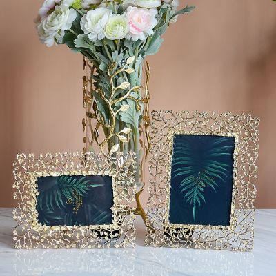 【CW】 Luxury Metal Photo Frame Gold Carving Europe Room/Living Room Decoration