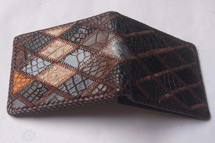 หนังต่องานฝีมือ-asian-wallet-crocodile-ฝีมือตัดเย็บเป็นสี่เหลี่ยมข้าวหลามตัด-หนังจรเข้แท้100