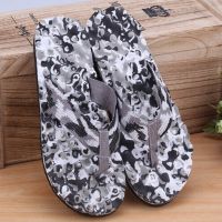 Summer Korean Big Size Tide Slippers Men Non-slip Cool Flip-Flops Breathable Thick-soled Sandals Slippers Toe Sandals