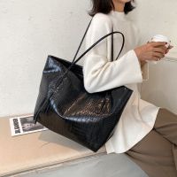 （STOCK）- Versatile Texture Retro Fashion Large Bag For Women 2023 New Trendy Capacity Shoulder Korean Style Portable Tote