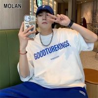 MOLAN เสื้อยืดผู้ชายแฟชั่นพิมพ์ลายสไตล์คนเมืองคอกลมเยาวชนใหม่แขนครึ่งสบายเสื้อแขนสั้นฤดูร้อน